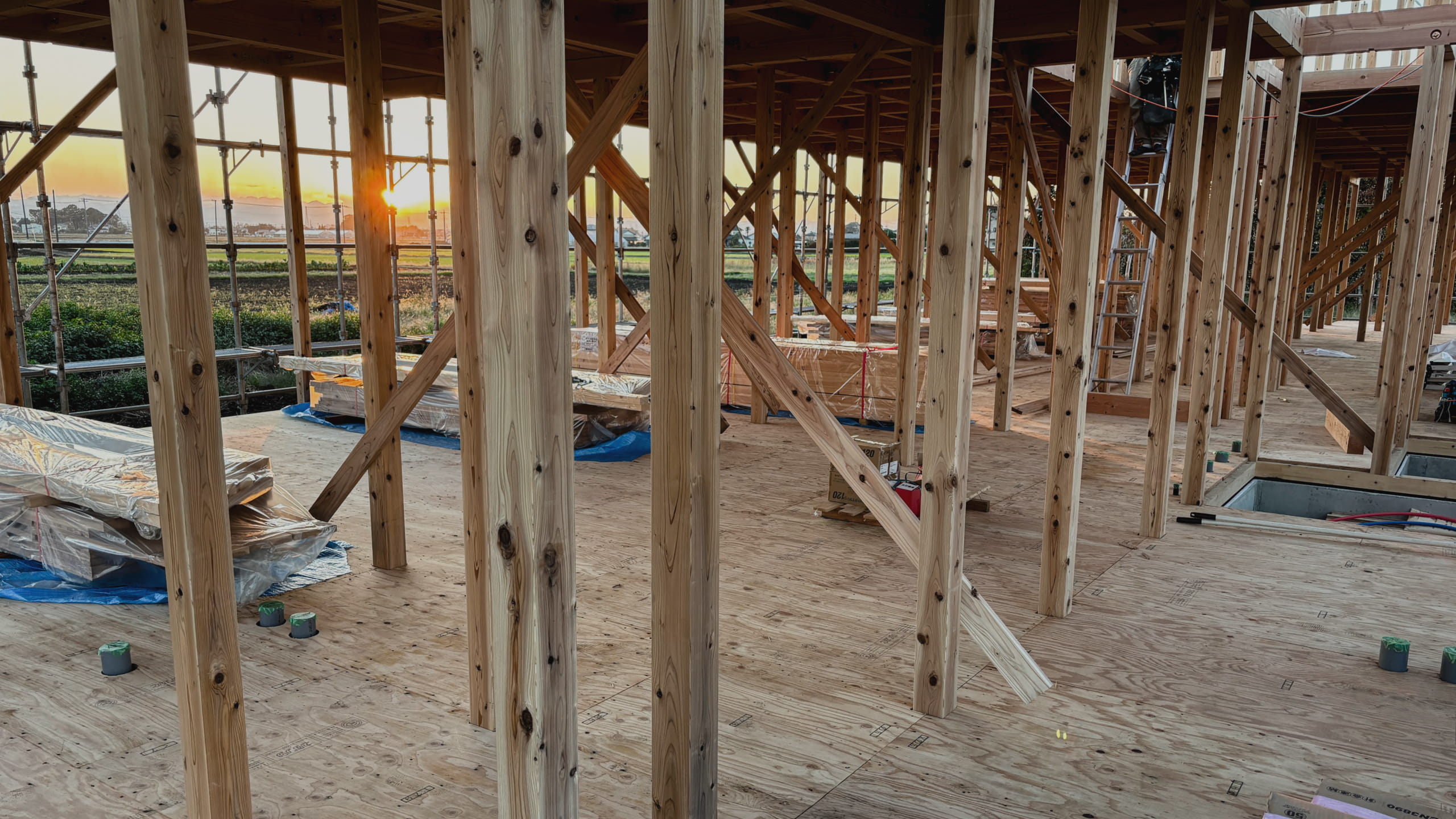 キービジュアル3枚目